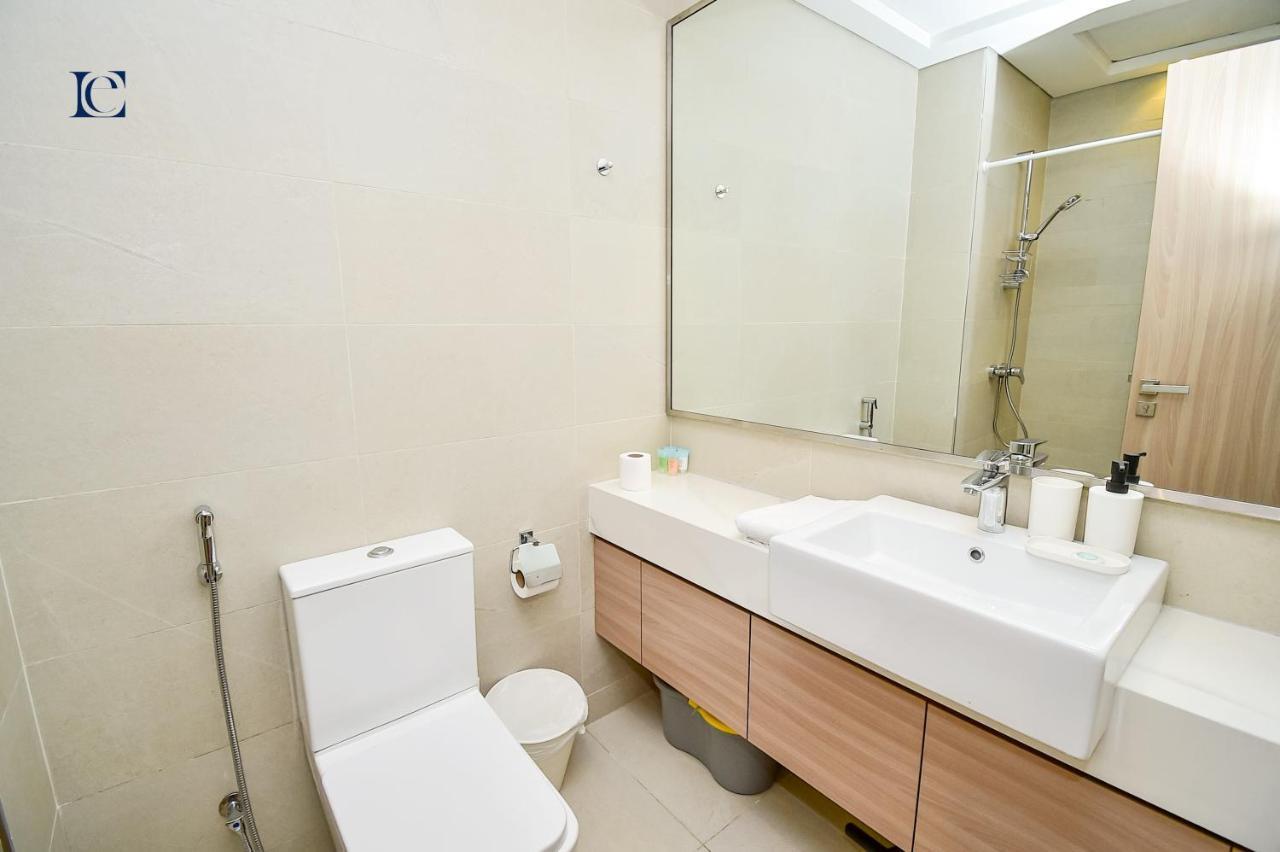 Luxury Escapes - Brand New With View - Azizi Farhad Jaddaf